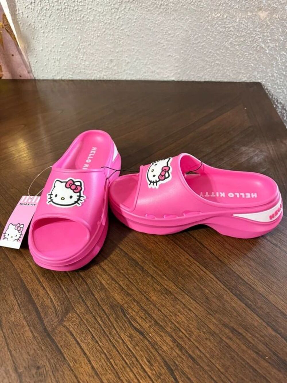 Hello Kitty Pink Slide Sandals Womens US 7 Platform Comfort Slip-On *read desc*